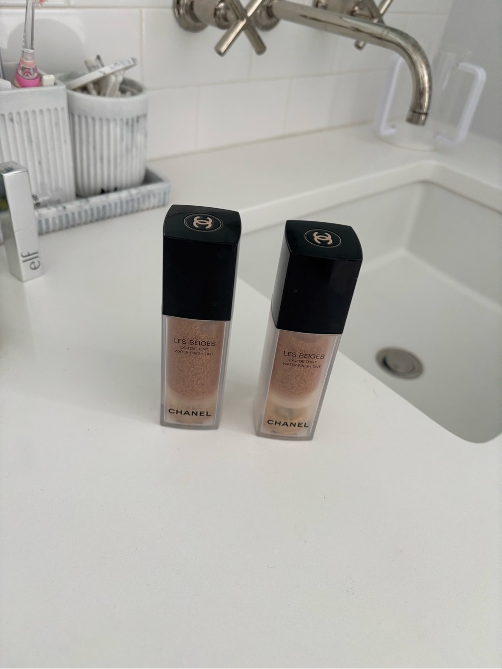 2 CHANEL Les Beiges Water-Fresh Tint — Beige- medium light shade - Picture 5 of 6